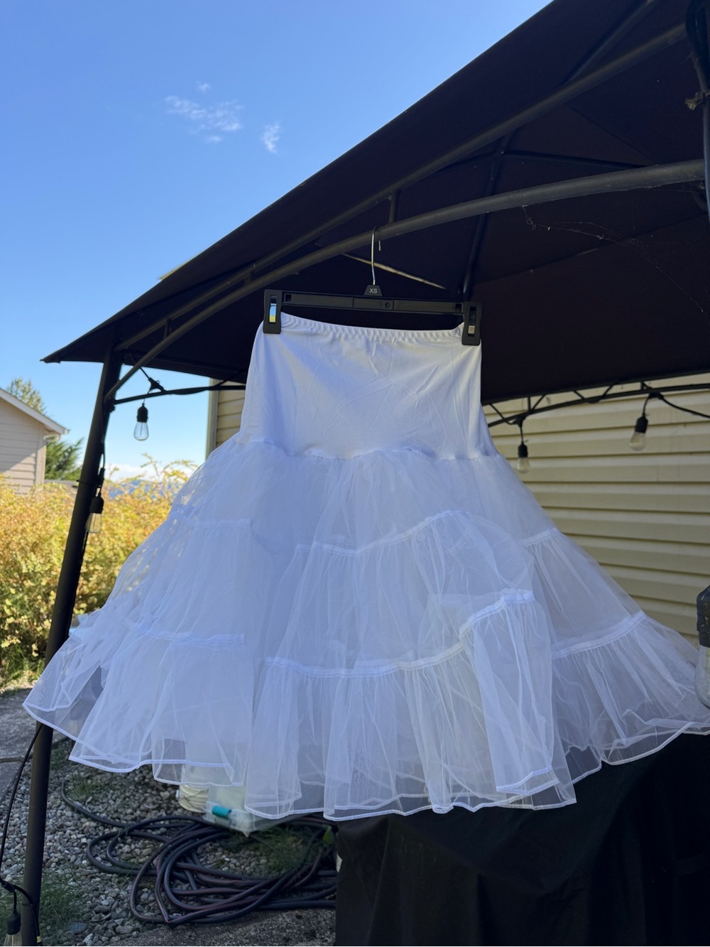 White Tiered Tulle Petticoat Skirt - Unbranded size small